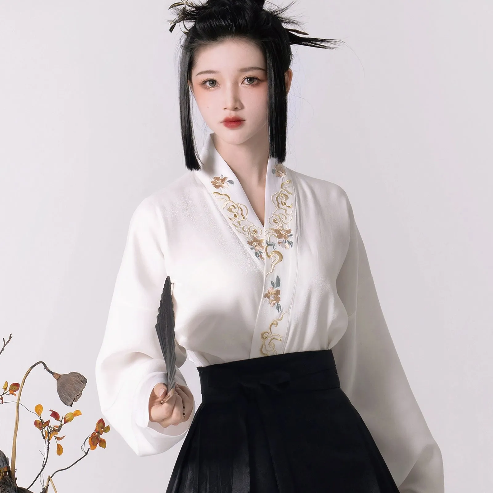 "游龙踏雪"Ming- Dynasty Hanfu Set
